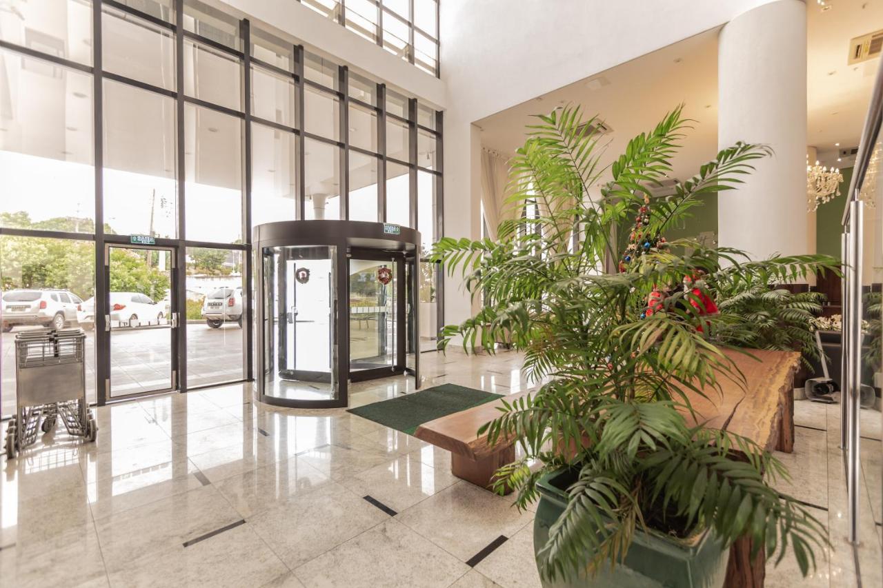 Hotel Inter Cuiaba Экстерьер фото Entrance to the hotel