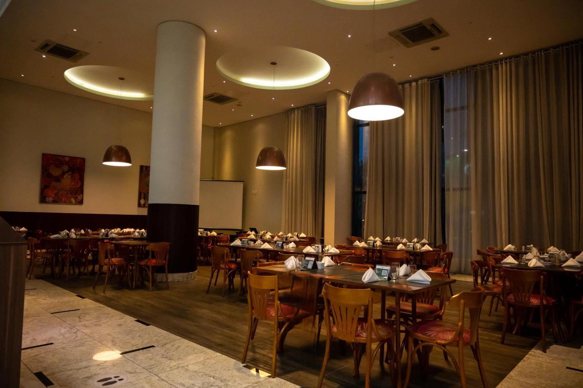 Hotel Inter Cuiaba Экстерьер фото The restaurant
