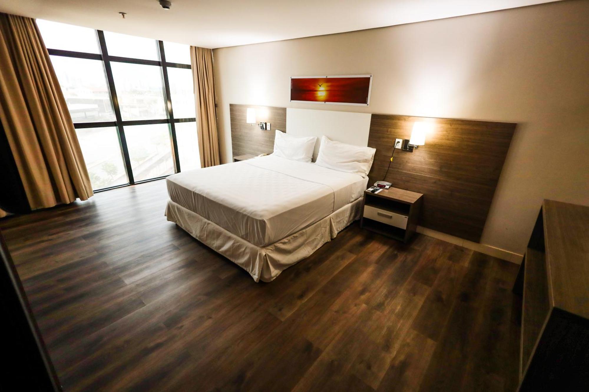 Hotel Inter Cuiaba Экстерьер фото A room at the hotel