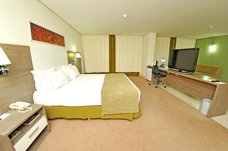 Hotel Inter Cuiaba Экстерьер фото A room at the hotel